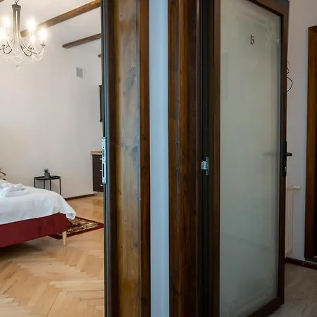 Apartment Honterus Ii By Kronstay